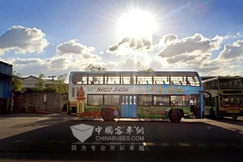 已经服务近10年亚星双层依然"英姿飒爽"