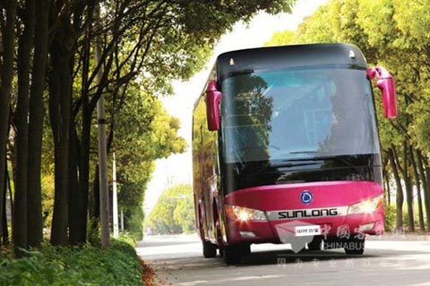 申龙SLK6118豪华旅游客车