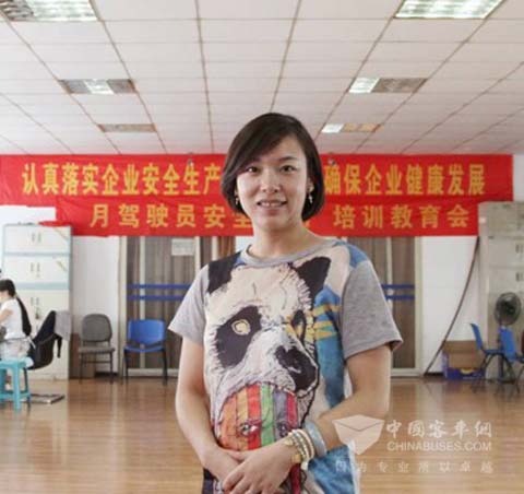 海外旅业负责公司GPS安全运营管理监控的方倩女士接受记者采访