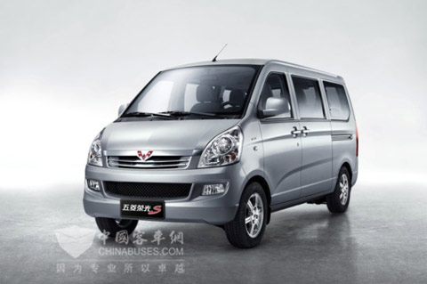 官方发布的五菱荣光S产品图