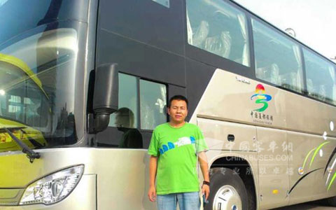 青海“老旅游”景乃栋对宇通10米一层半客车好评连连