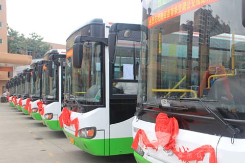 　　隆回新能源公交运营启动仪式