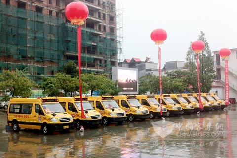 河南社旗留守儿童学校海格爱心校车