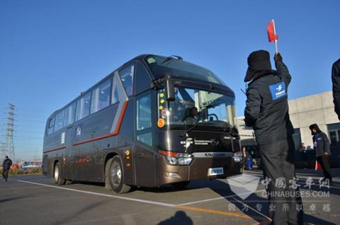 左手安全右手节能大赛两手抓