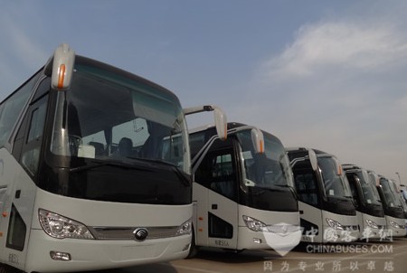 长安园达采购的宇通通勤车