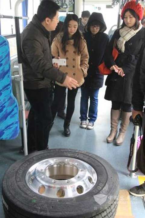 图:搭载睿控的宇通新能源公交在各个细节上都力求节能减排