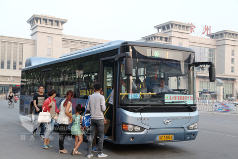 海格气电混合动力公交在徐州火车站