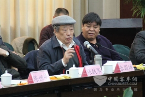 是与非：关于公路客运“安全新政”