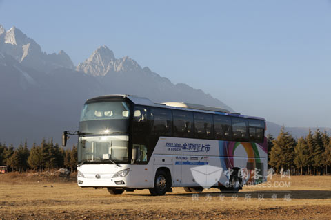 宇通11米一层半新车——ZK6118HQY8问世