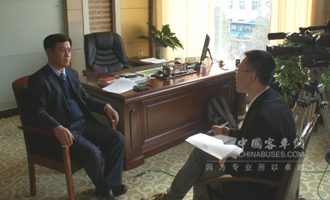 中通客车董事长李树朋接受采访