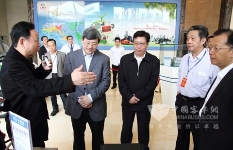 中央部委、省市领导对五洲龙集团进行专题调研