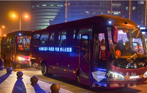 小龙威公益环岛巡游