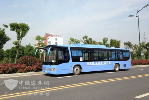 我国最大续航里程纯电动公交大巴