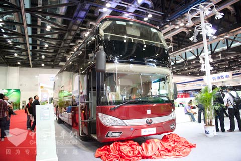 宇通十一米一层半新车发布