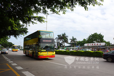 从轮渡到会展贯穿厦门东西线路的金旅新双层公交