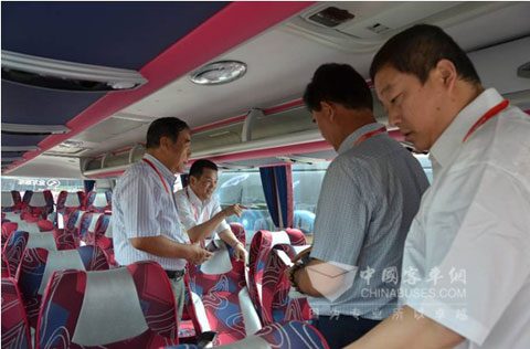 大金龙参展车型吸引多家媒体报道