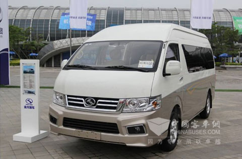 　参展轻客精品车型金龙凯歌