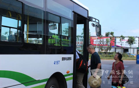 市民纷纷上车体验