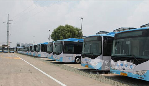 服务青奥会的新能源客车