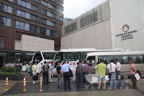 嘉宾近距离感受安凯客车