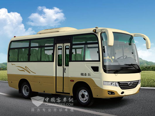 搭载VM发动机的19座少林6米中巴车