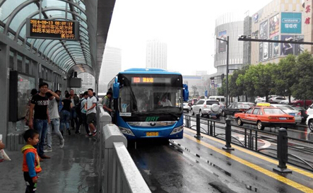 连云港市B13快速公交车辆