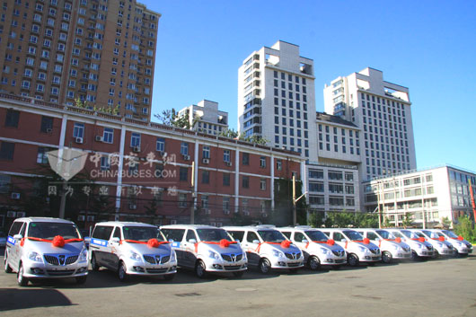 20辆BJ6256B1DXA-A5型福田蒙派克E级商务车