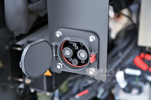 金旅插电式混合动力充电接口