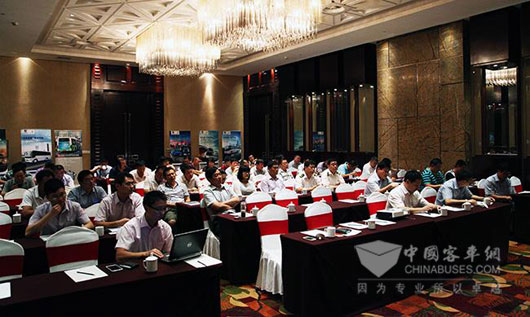 申龙客车产品推介会现场