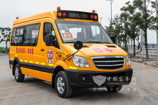 海格轻型校车