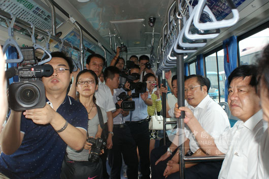 与会媒体热捧中通新能源客车