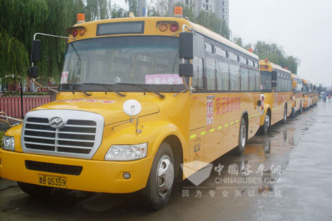 海格校车服务青岛学生.