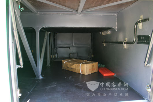 海格E系中巴的行李舱经过优化设计后空间进一步增大