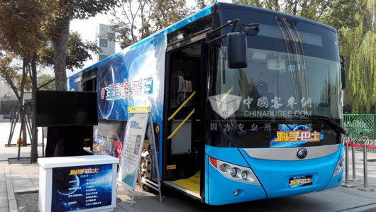 宇通科学巴士——流动的科技创新音符