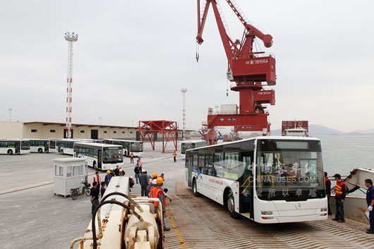 金旅天然气公交装船赴秘鲁