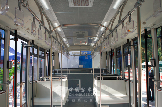 宇通ZK6140BD专业摆渡车内饰