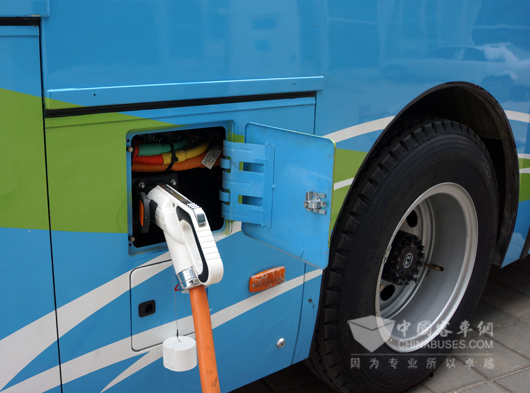 新能源车充电中