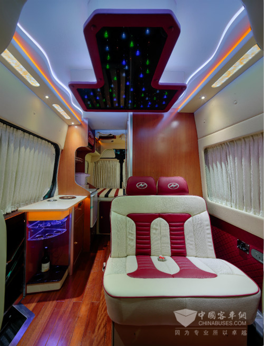 海格H5V自行式B型房车内布局