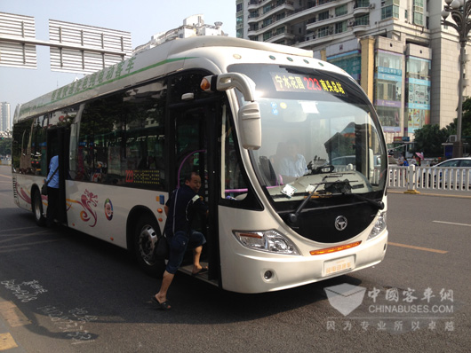 恒通快速充电纯电动客车投入深圳试运行