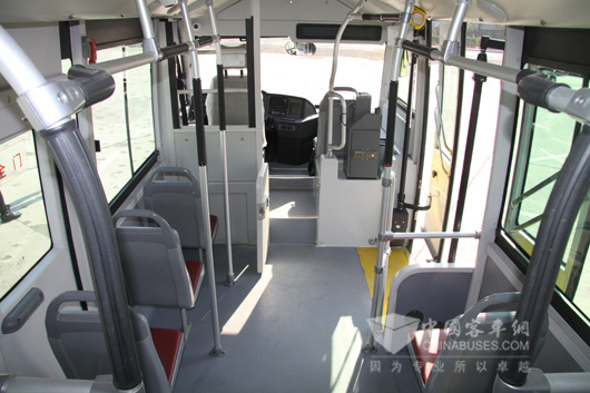 福田欧辉纯电动迷你巴士内饰