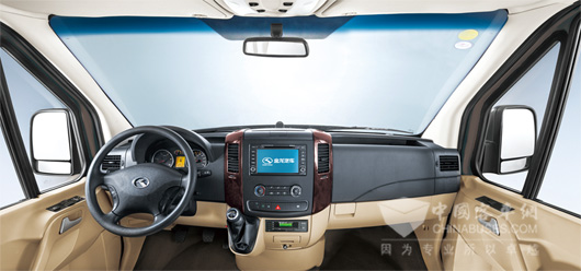 金龙凯特商务车内饰