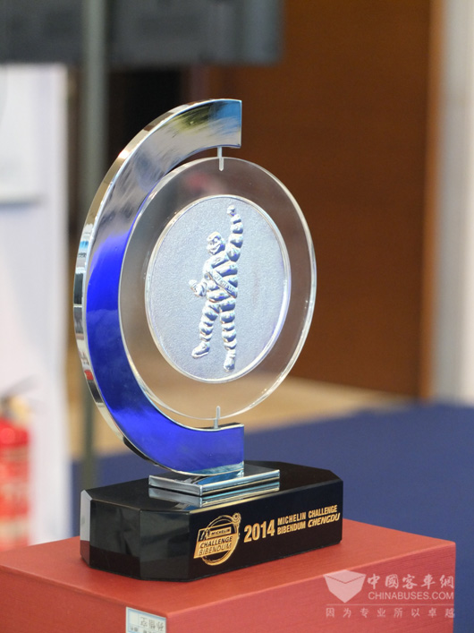 交大神舟再次获得米其林必比登挑战大赛客车组冠军