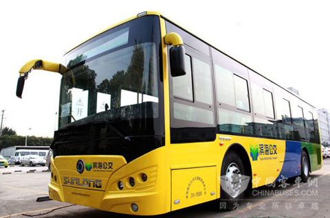 交付天津滨海公交的申龙SLK6109插电式混合动力客车