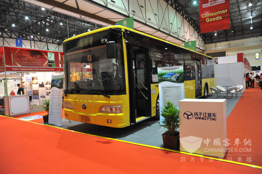 扬子江客车亮相泰国展