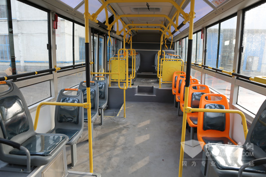 宽敞、人性化的乘坐空间