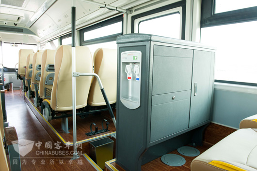 自动饮水机可为乘客提供饮水便利