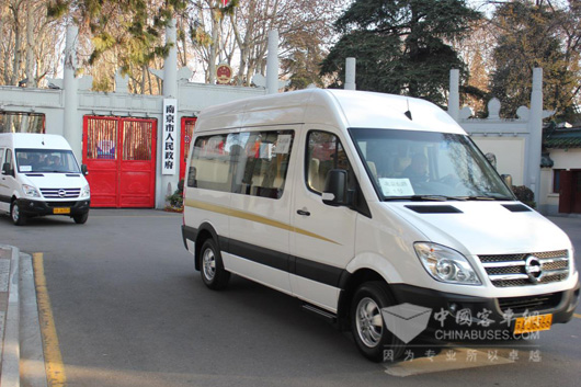 南京金龙确保国家公祭日仪式车辆正常运行