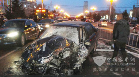 事故后的捷达轿车