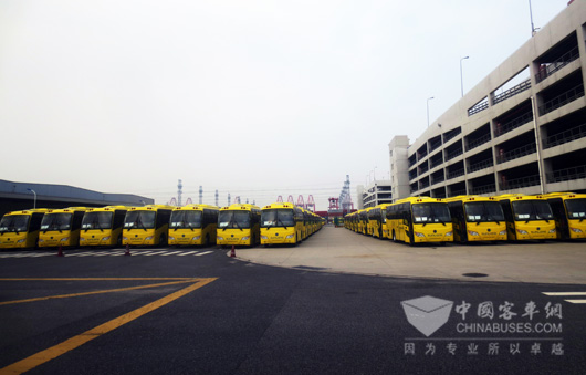 申龙客车批量出口沙特