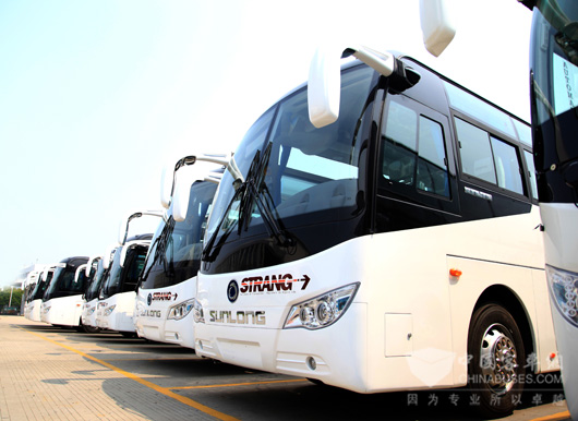 申龙客车批量出口安哥拉
